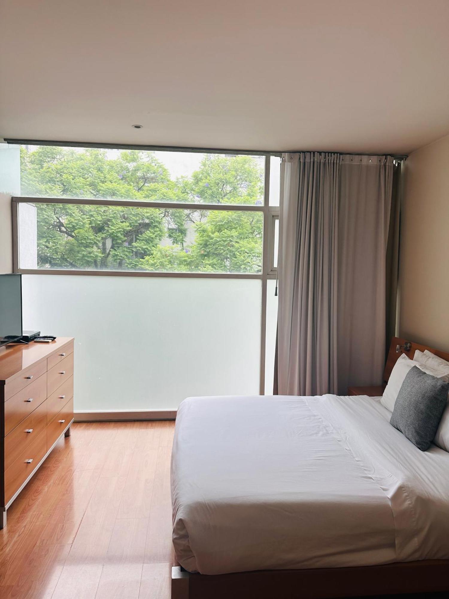 Lombardo Suites Мехико Экстерьер фото